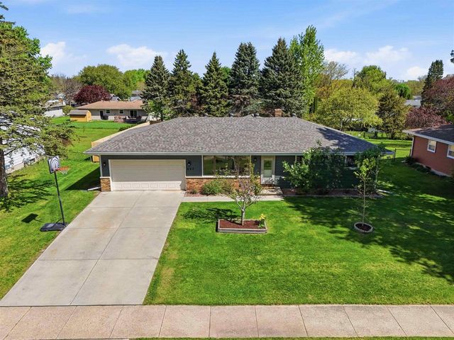 805 Miller Drive, Oregon, WI 53575