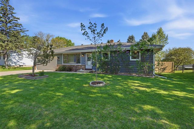 805 Miller Drive, Oregon, WI 53575