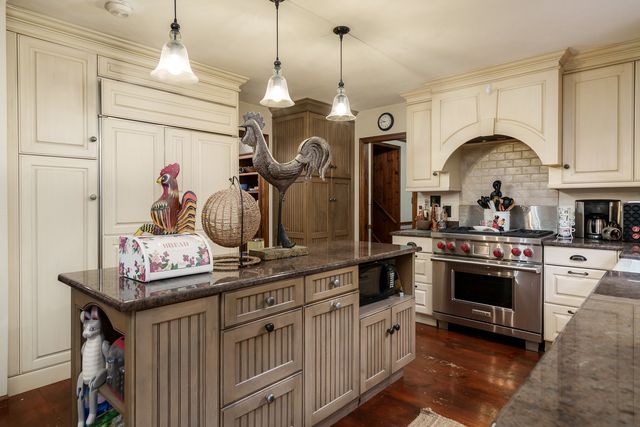 9695 Ridgeview Road, Belvidere, IL 61008