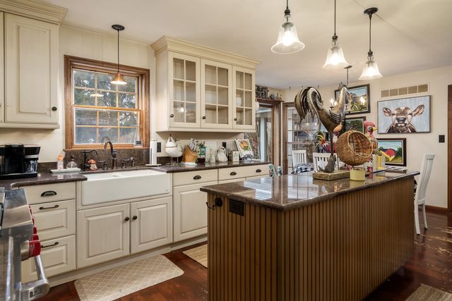 9695 Ridgeview Road, Belvidere, IL 61008