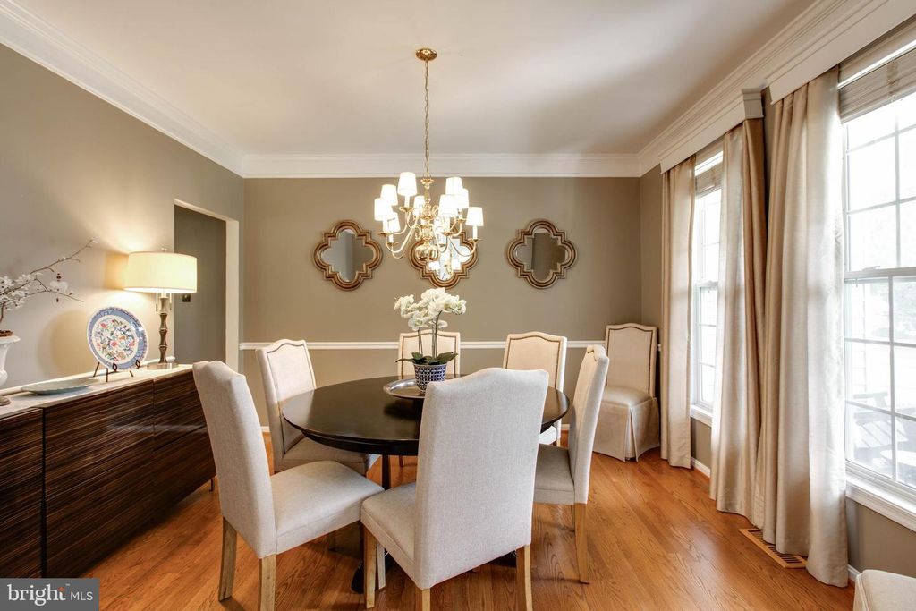 Image 10 of property listing at 10533 CHESHAM WAY, Woodstock, MD 21163