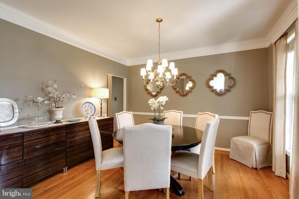 Image 11 of property listing at 10533 CHESHAM WAY, Woodstock, MD 21163