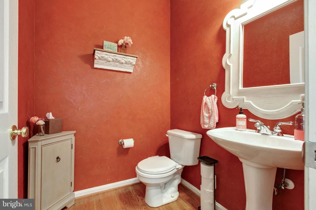 Image 13 of property listing at 10533 CHESHAM WAY, Woodstock, MD 21163