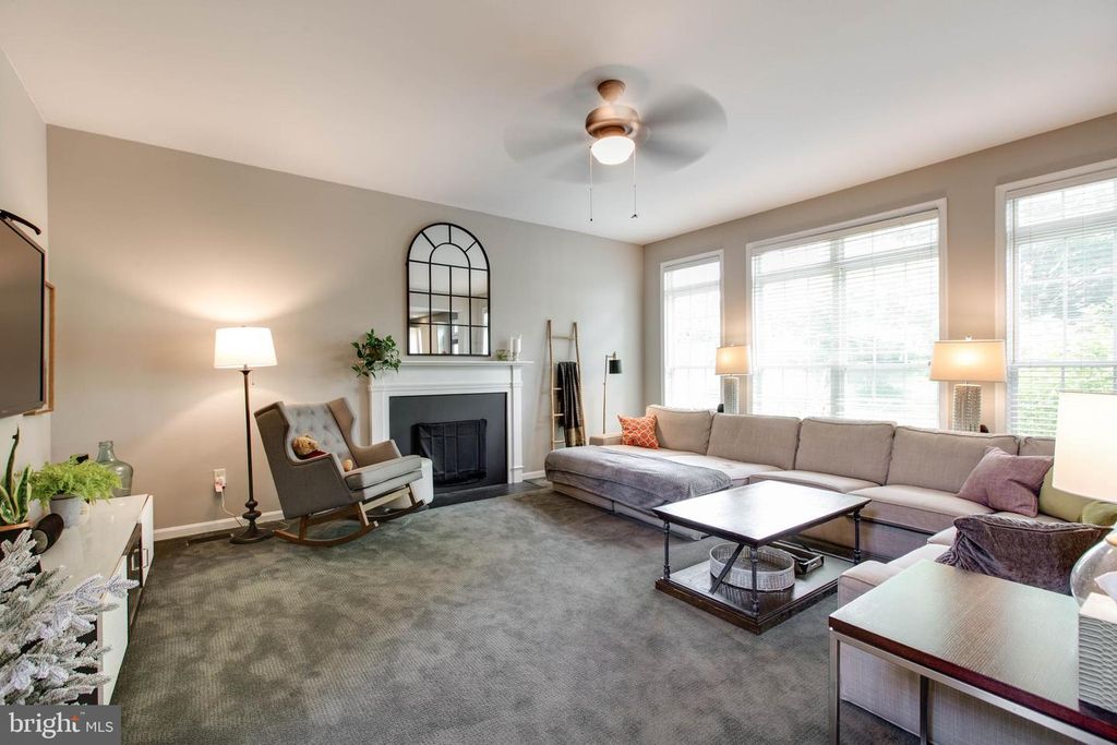 Image 14 of property listing at 10533 CHESHAM WAY, Woodstock, MD 21163