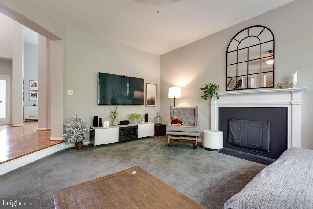 Image 16 of property listing at 10533 CHESHAM WAY, Woodstock, MD 21163