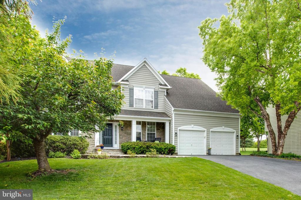 Image 3 of property listing at 10533 CHESHAM WAY, Woodstock, MD 21163