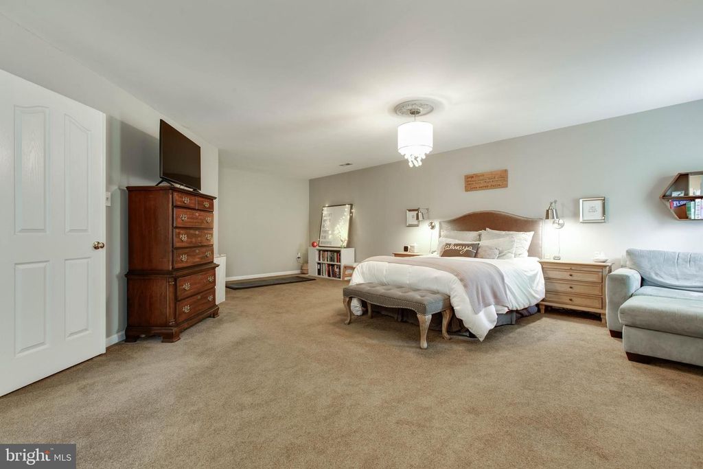 Image 29 of property listing at 10533 CHESHAM WAY, Woodstock, MD 21163