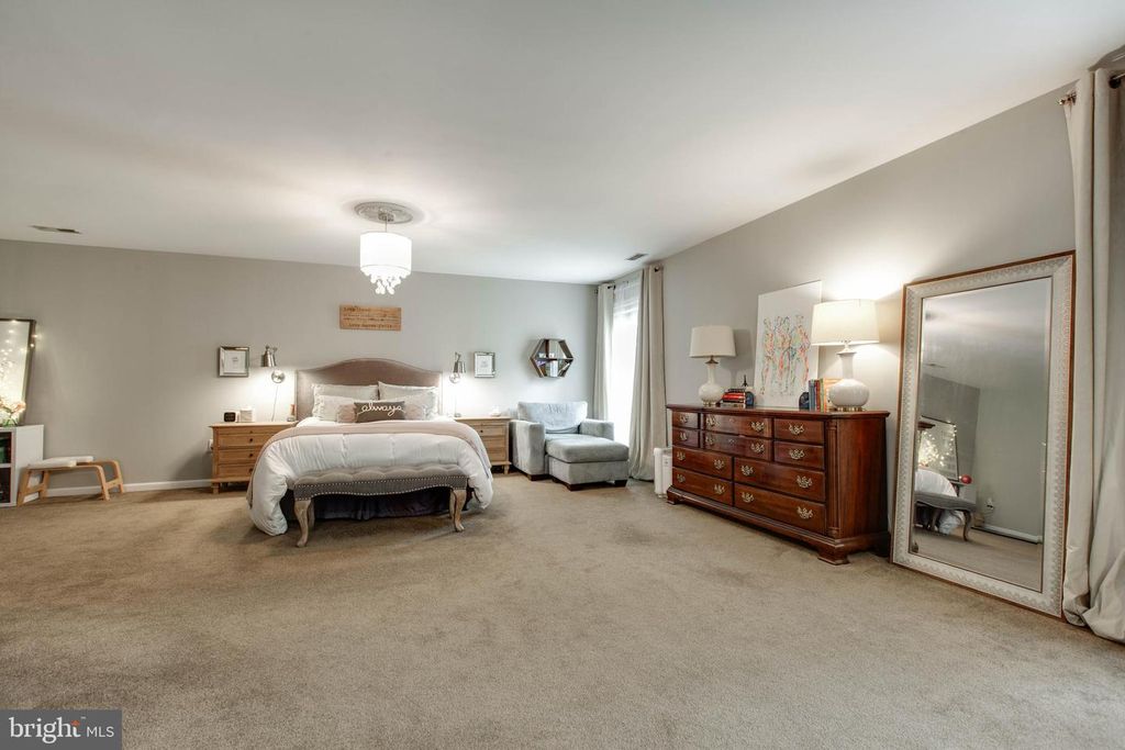 Image 30 of property listing at 10533 CHESHAM WAY, Woodstock, MD 21163