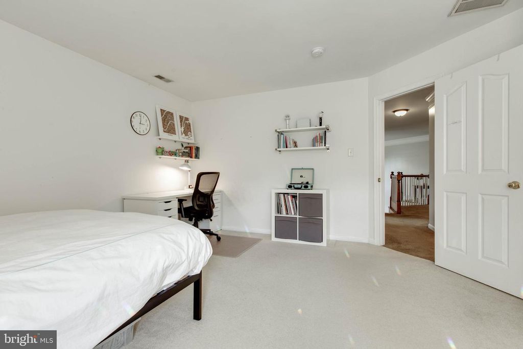 Image 43 of property listing at 10533 CHESHAM WAY, Woodstock, MD 21163