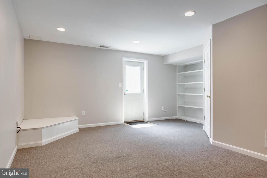 Image 51 of property listing at 10533 CHESHAM WAY, Woodstock, MD 21163