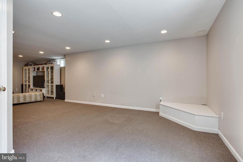 Image 52 of property listing at 10533 CHESHAM WAY, Woodstock, MD 21163
