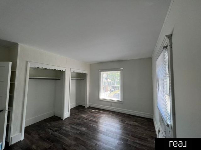 204 S 37th Street, Omaha, NE 68131