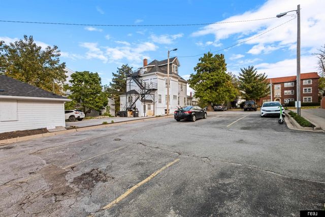 204 S 37th Street, Omaha, NE 68131