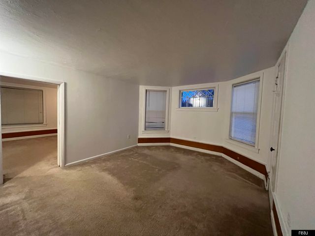 204 S 37th Street, Omaha, NE 68131