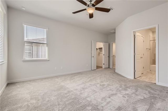 605 W South ST 211, Leander, TX 78641