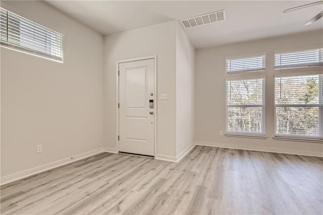 605 W South ST 211, Leander, TX 78641