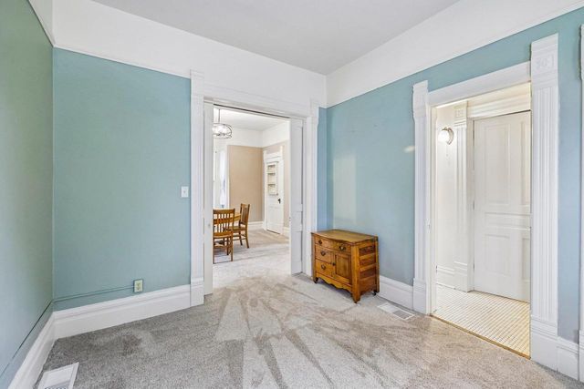 624 S Garfield Avenue, Janesville, WI 53545