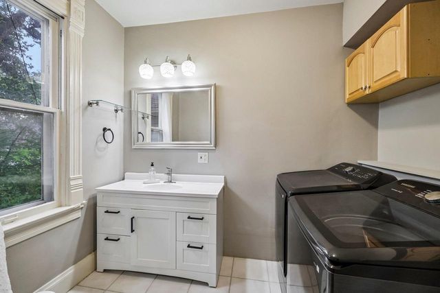 624 S Garfield Avenue, Janesville, WI 53545