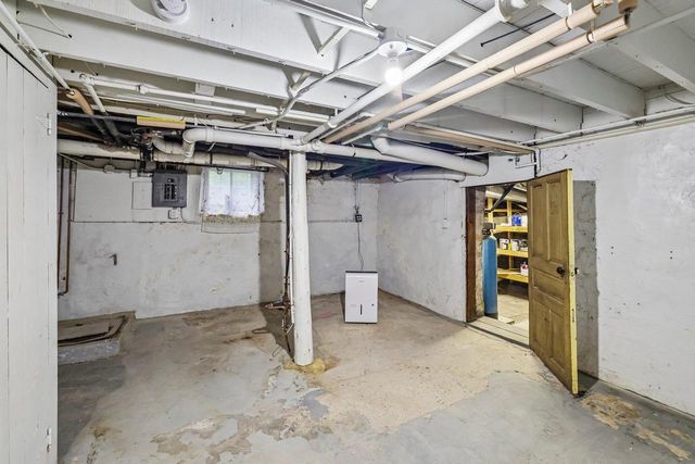 624 S Garfield Avenue, Janesville, WI 53545