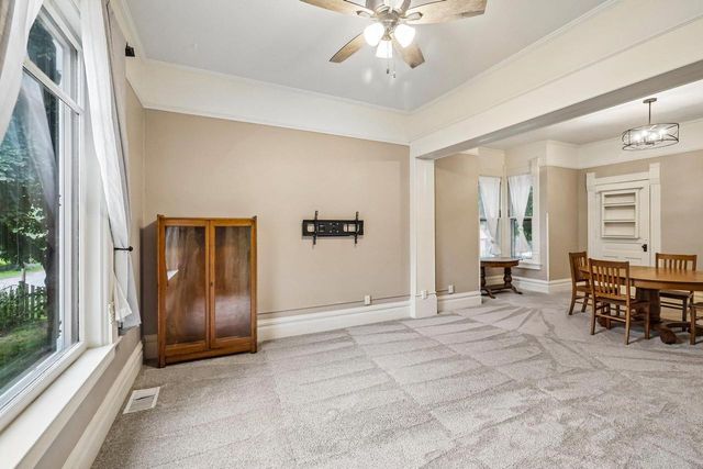 624 S Garfield Avenue, Janesville, WI 53545