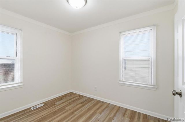 11310 Chalmers Avenue, Warren, MI 48089