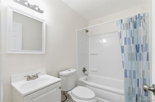 11310 Chalmers Avenue, Warren, MI 48089