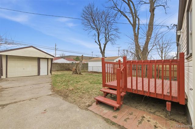 11310 Chalmers Avenue, Warren, MI 48089