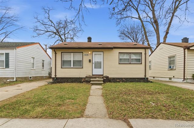 11310 Chalmers Avenue, Warren, MI 48089