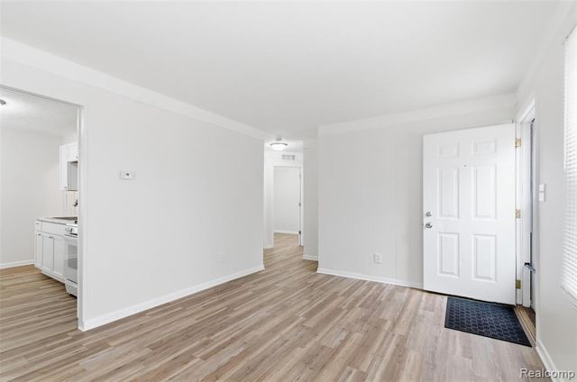 11310 Chalmers Avenue, Warren, MI 48089