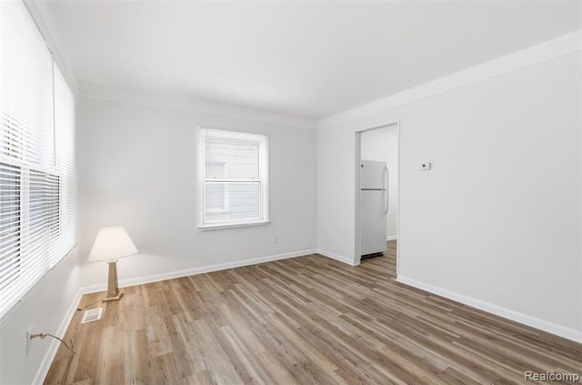 11310 Chalmers Avenue, Warren, MI 48089