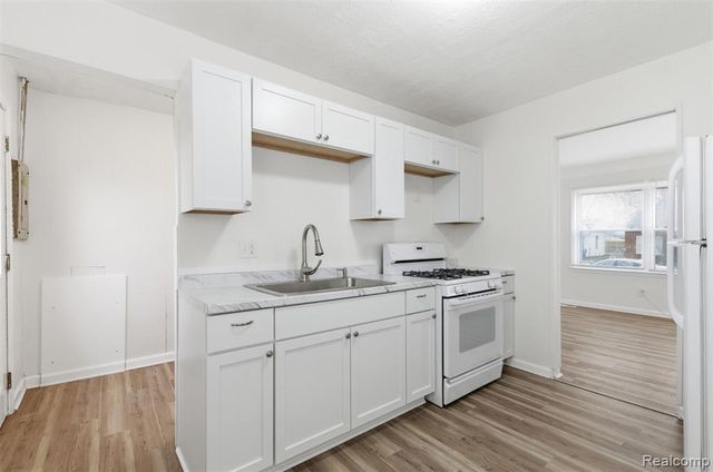 11310 Chalmers Avenue, Warren, MI 48089