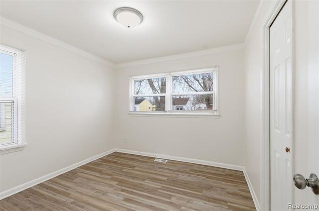 11310 Chalmers Avenue, Warren, MI 48089