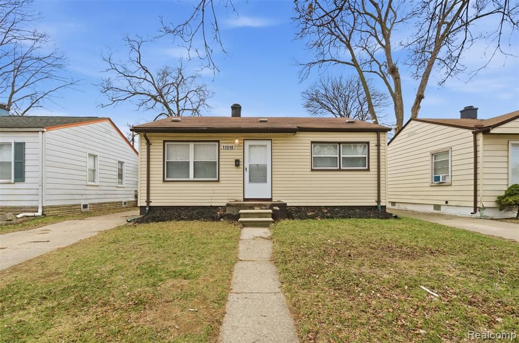 11310 Chalmers Avenue, Warren, MI 48089