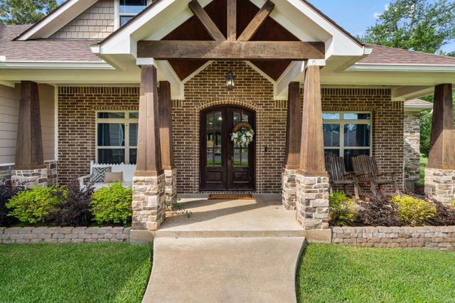 636 W Lake Drive, Livingston, TX 77351