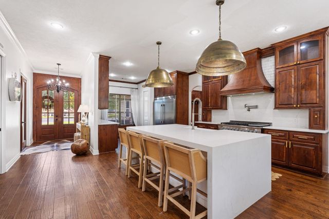 636 W Lake Drive, Livingston, TX 77351