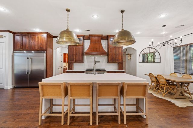 636 W Lake Drive, Livingston, TX 77351