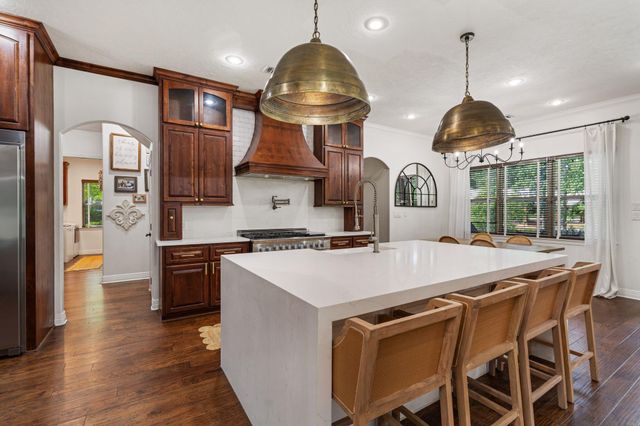 636 W Lake Drive, Livingston, TX 77351