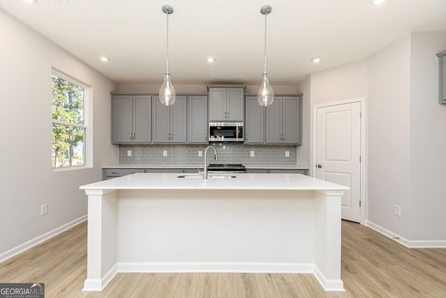 744 Coventry Cove Way, Acworth, GA 30102