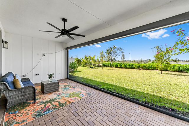 19624 Broad Shore Walk, Loxahatchee, FL 33470