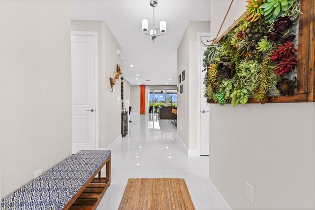 19624 Broad Shore Walk, Loxahatchee, FL 33470