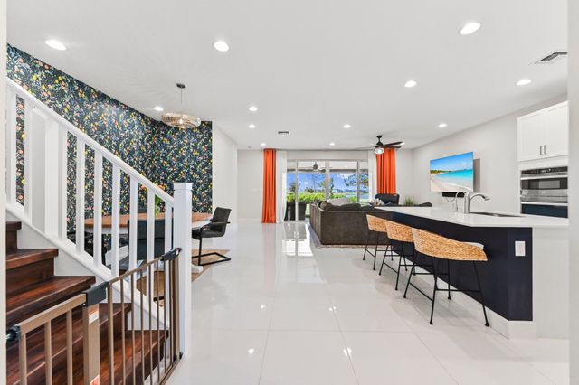 19624 Broad Shore Walk, Loxahatchee, FL 33470