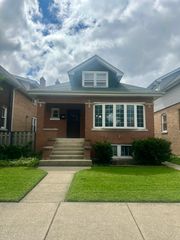 5435 W MELROSE Street, Chicago, IL 60641