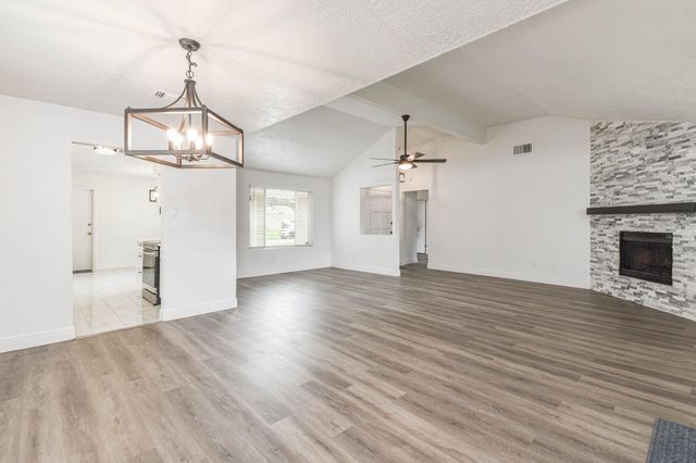 16818 Carrack Turn Drive, Friendswood, TX 77546