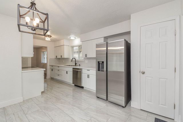 16818 Carrack Turn Drive, Friendswood, TX 77546