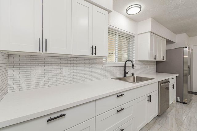 16818 Carrack Turn Drive, Friendswood, TX 77546