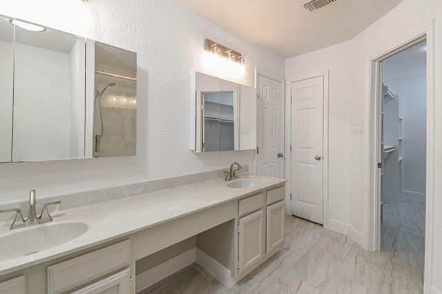 16818 Carrack Turn Drive, Friendswood, TX 77546