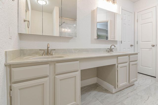 16818 Carrack Turn Drive, Friendswood, TX 77546