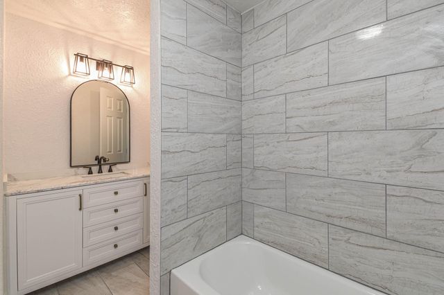 16818 Carrack Turn Drive, Friendswood, TX 77546