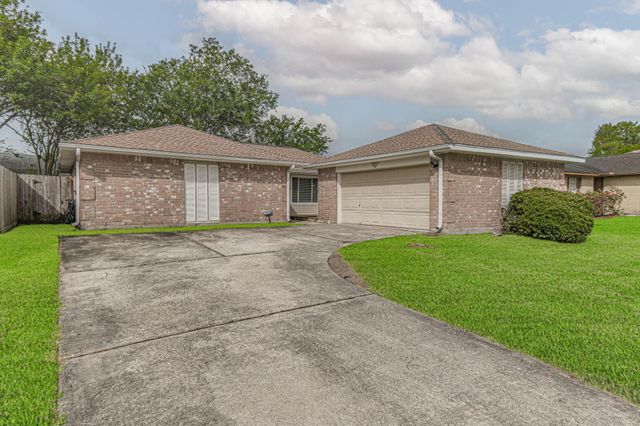 16818 Carrack Turn Drive, Friendswood, TX 77546