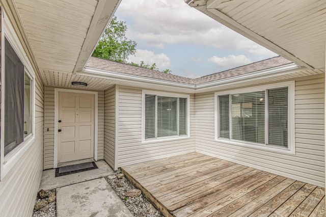 16818 Carrack Turn Drive, Friendswood, TX 77546